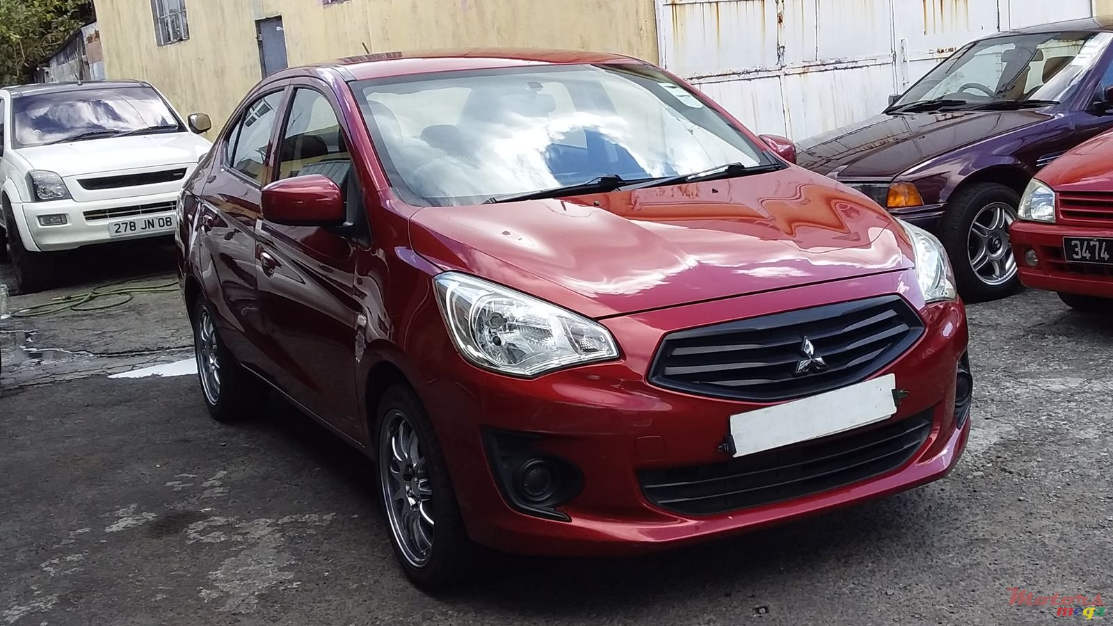 2015' Mitsubishi Attrage photo #1