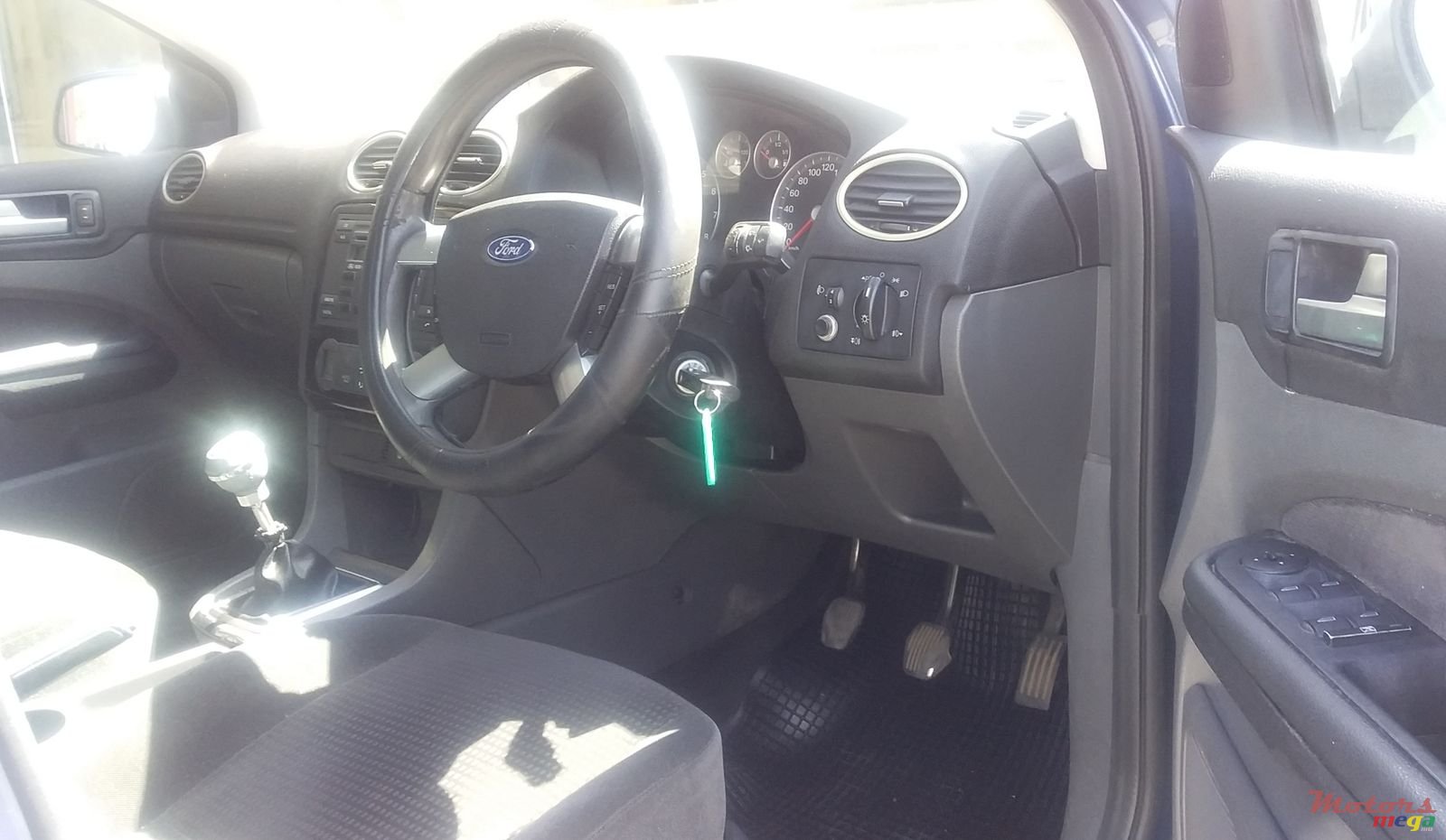 2006' Ford Focus photo #3