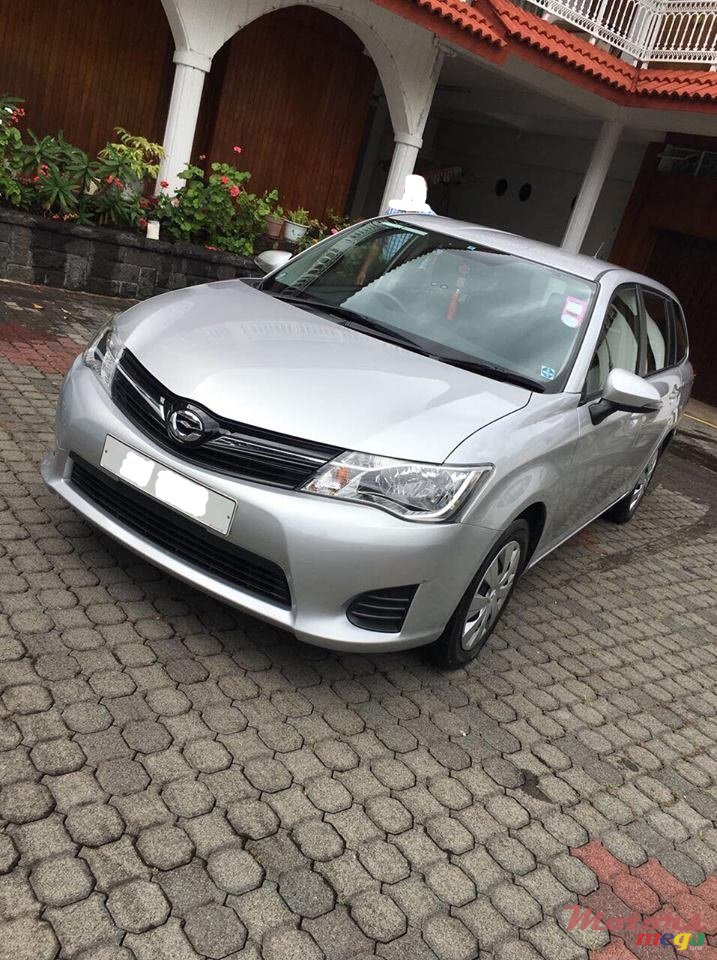 2012' Toyota Fielder photo #1