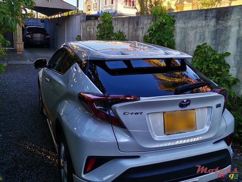 2019' Toyota C-HR photo #3