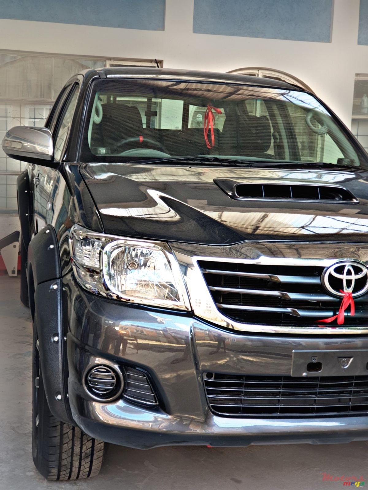 2011' Toyota Hilux photo #1