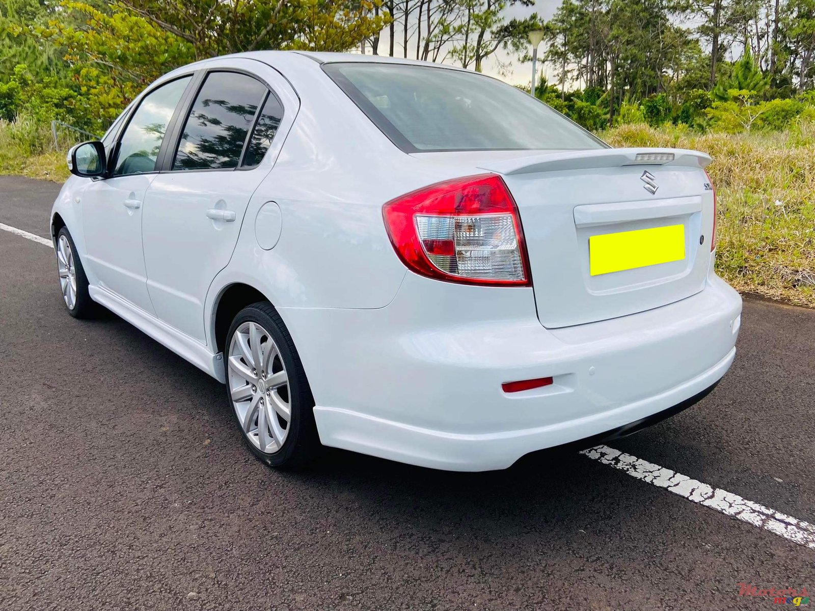 2010' Suzuki SX4 photo #4