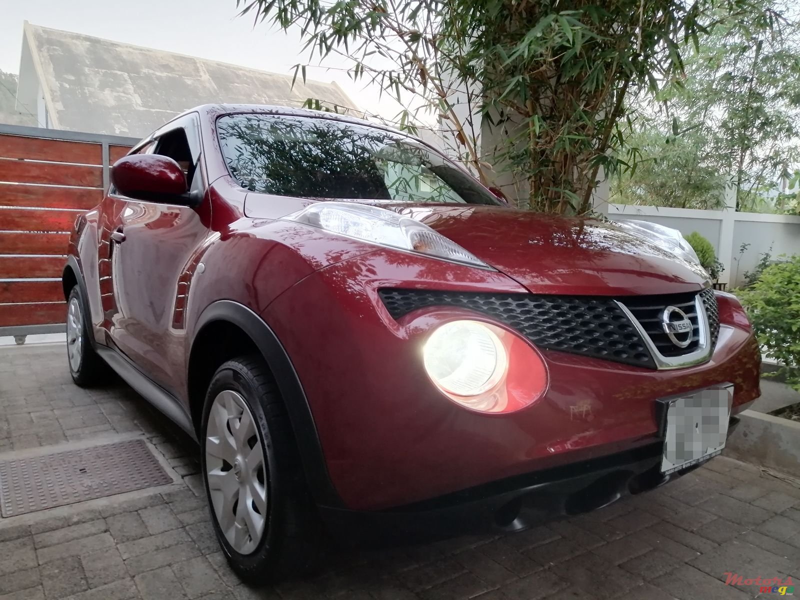 2011' Nissan Juke photo #2