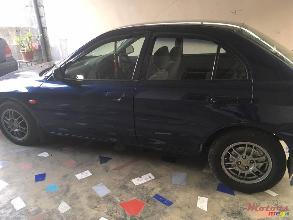 1999' Mitsubishi Lancer photo #1