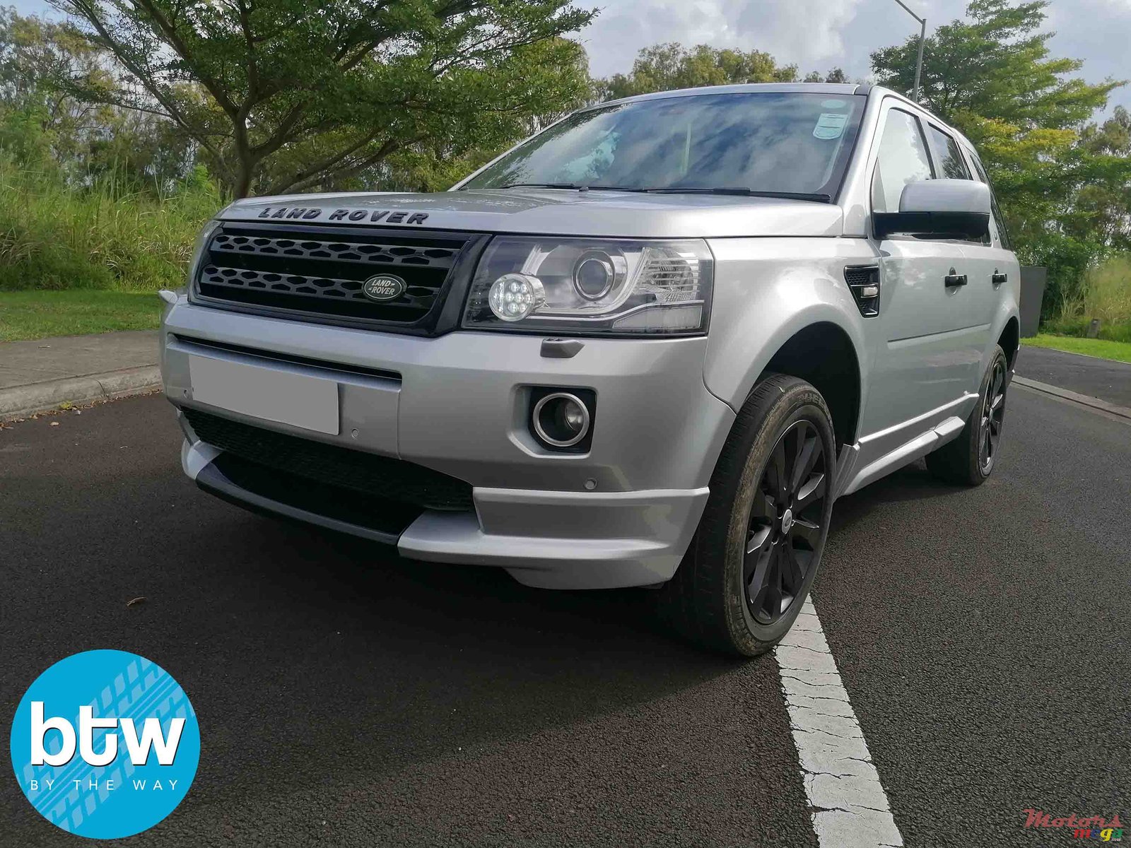 2013' Land Rover Freelander photo #2