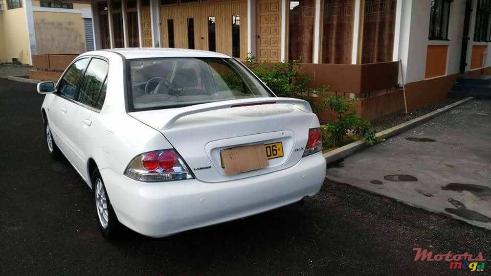 2006' Mitsubishi Lancer photo #2