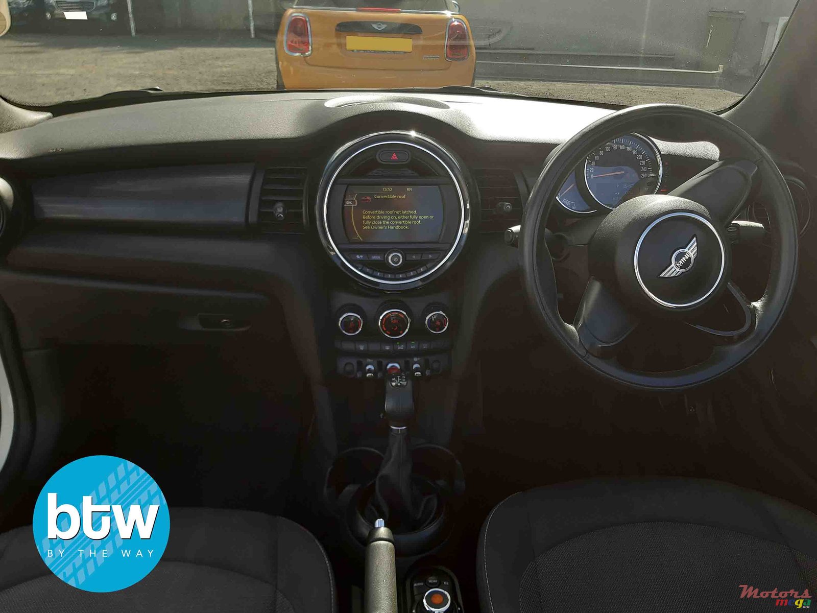 2016' MINI Cooper Cabrio photo #5