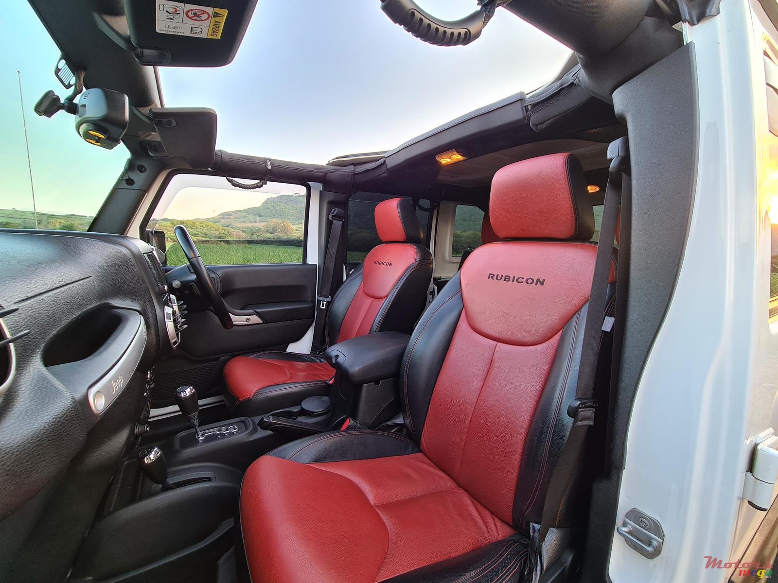 2017' Jeep Wrangler Rubicon unlimited photo #6