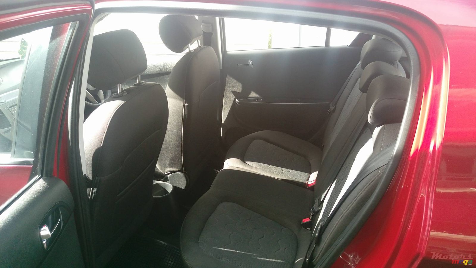 2011' Hyundai i20 photo #3