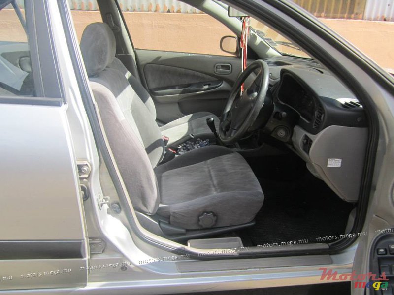 2000' Nissan Sunny photo #5