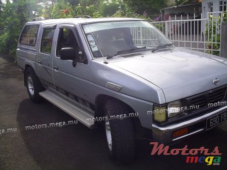 1997' Nissan Hardbody sport photo #2