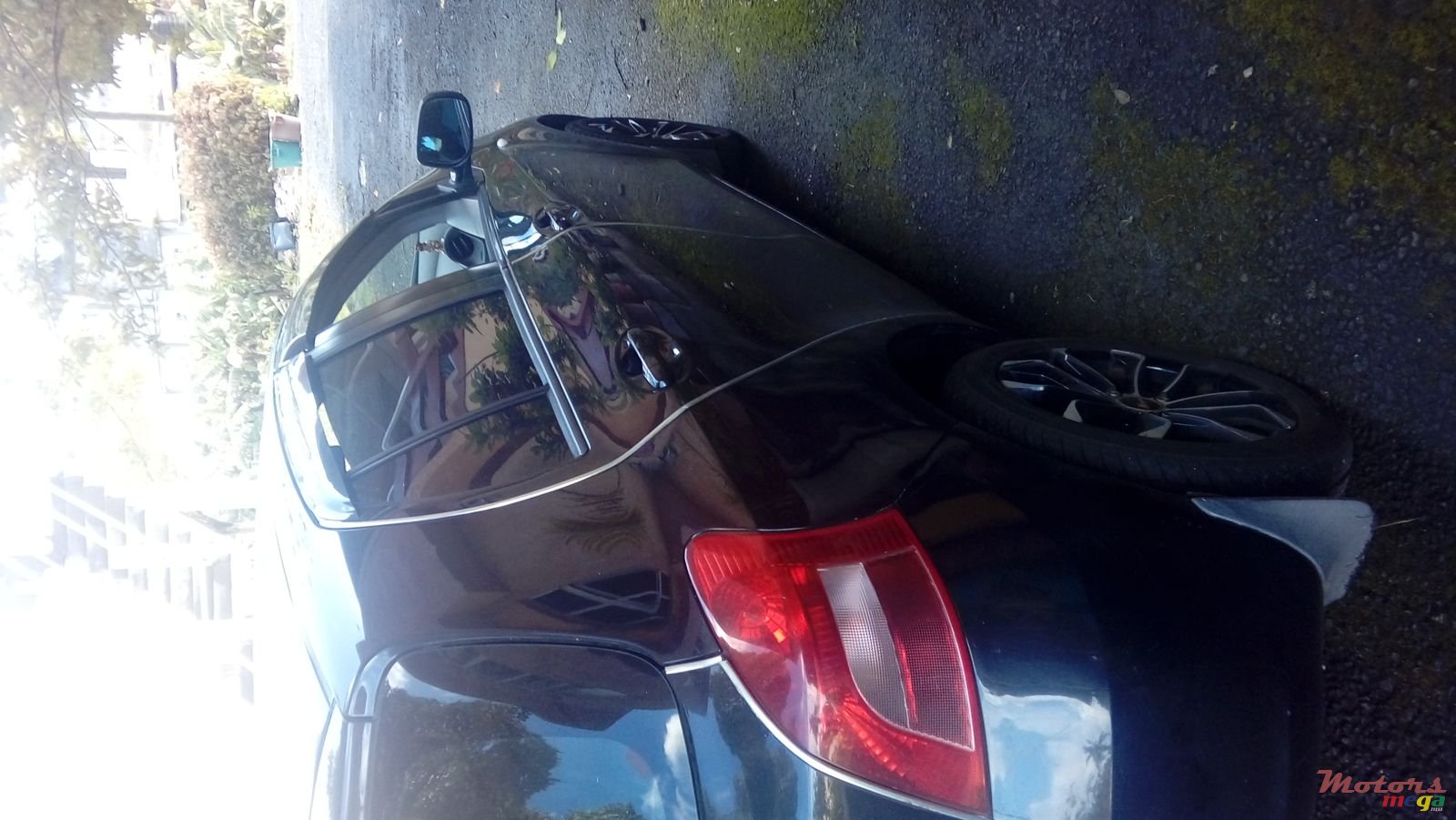 2009' Toyota Yaris Alloy wheels,fog lamps photo #5