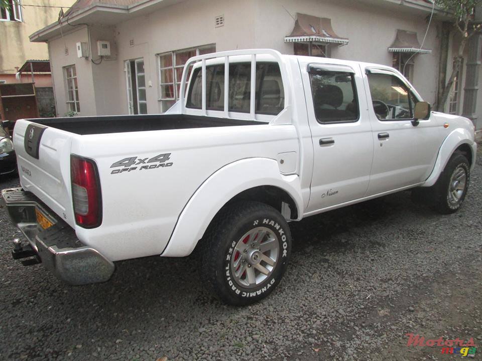 2004' Nissan Navara 3.2 photo #4