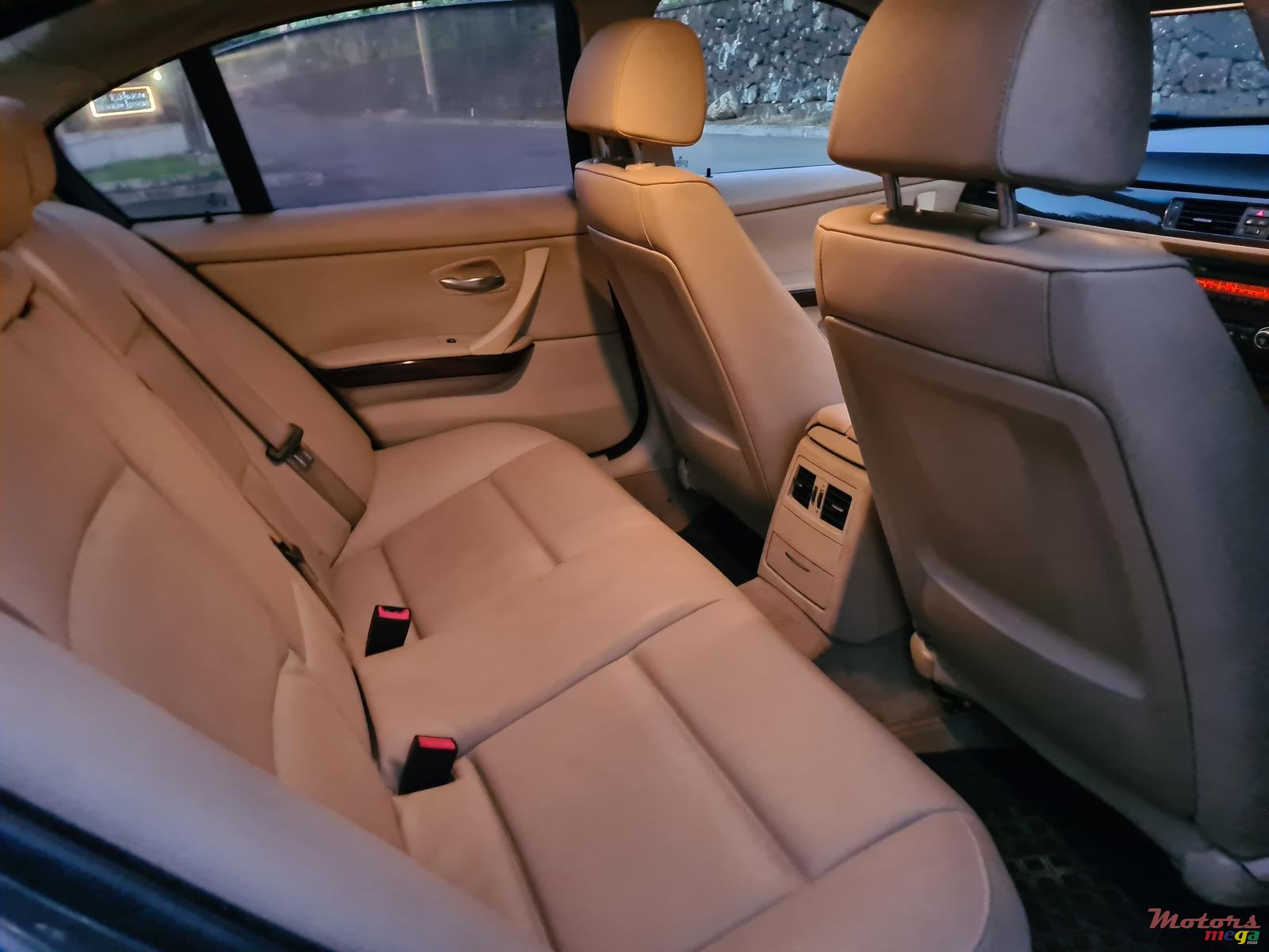 2009' BMW 320 Automatic photo #6