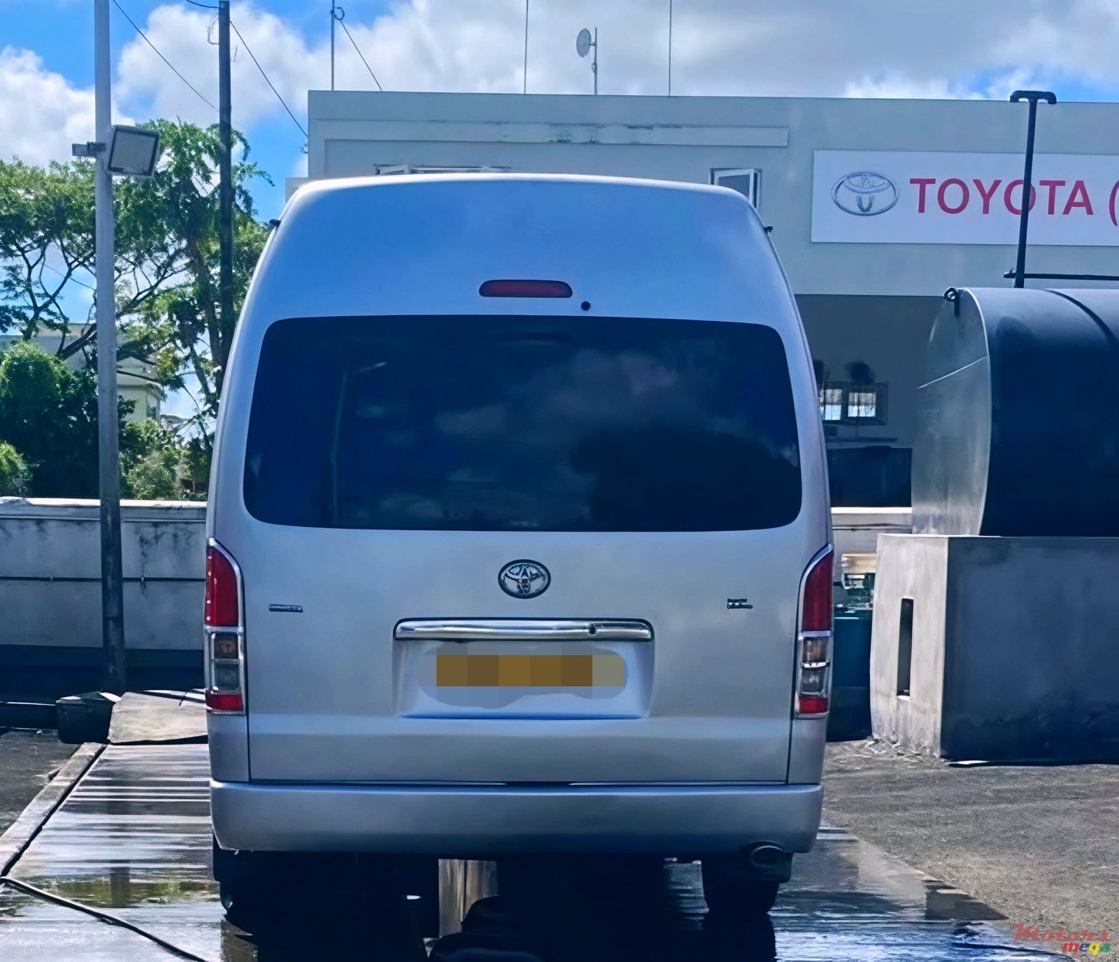 2010' Toyota HIACE GL photo #4