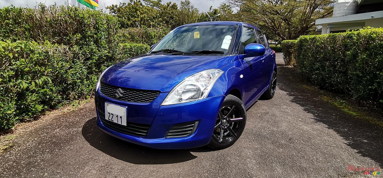 2011' Suzuki Swift photo #2