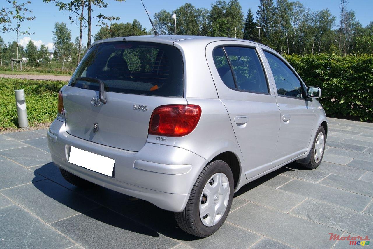 2005' Toyota Yaris 1.0 photo #2