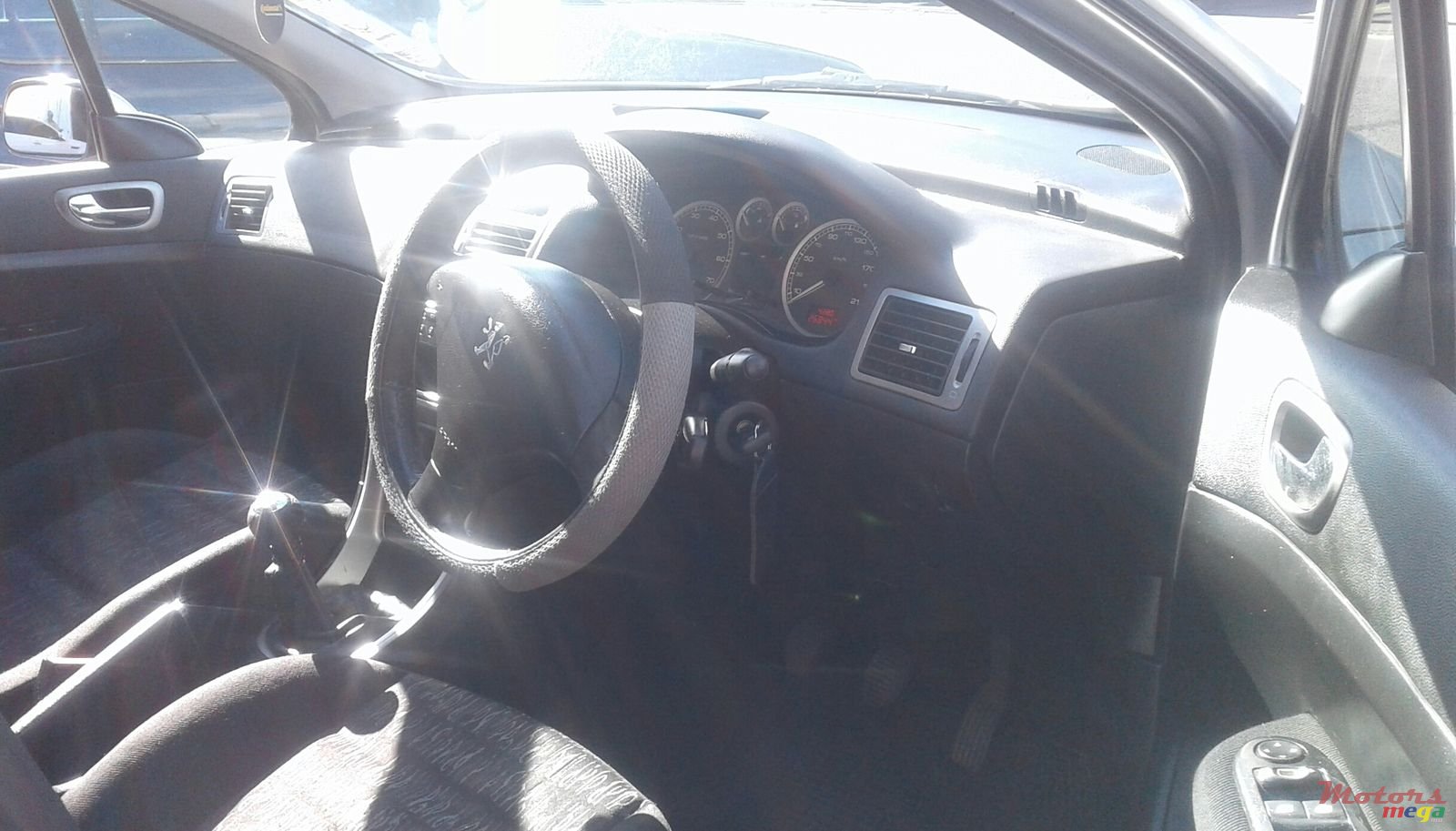 2005' Peugeot 307 photo #3