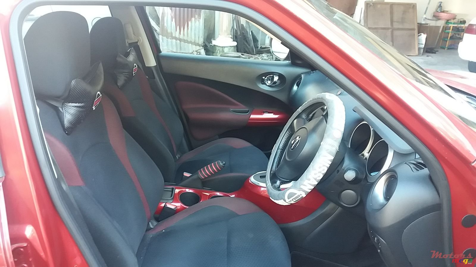 2012' Nissan Juke photo #2