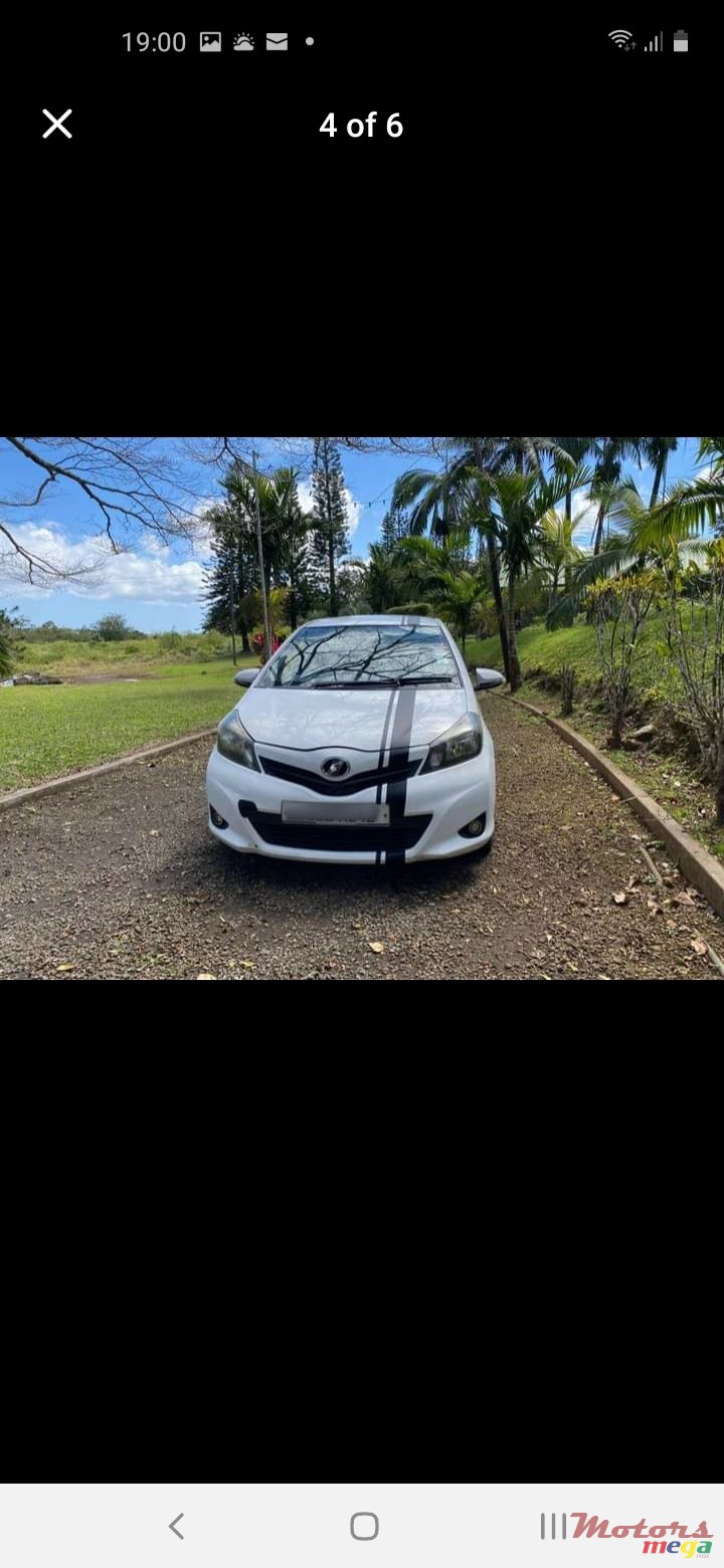 2012' Toyota Vitz photo #3