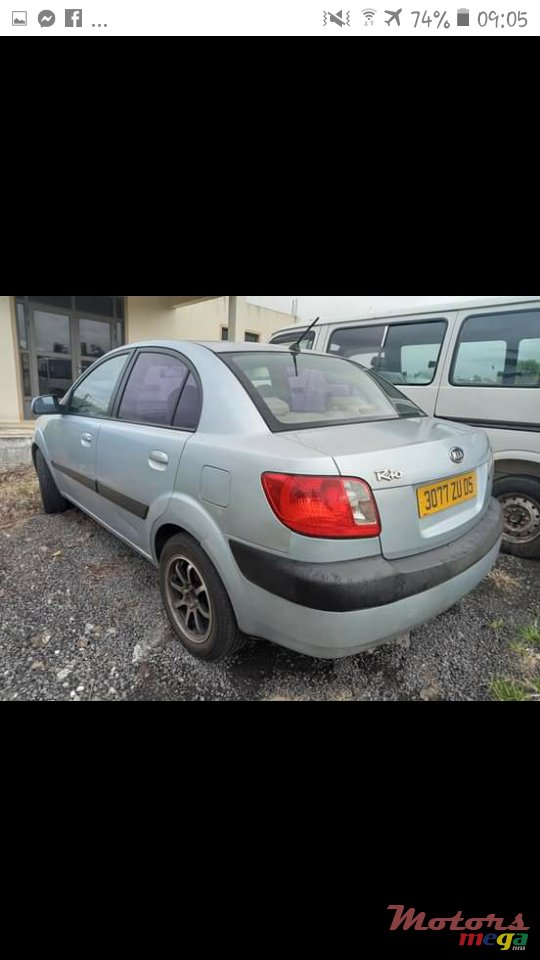 2005' Kia Rio photo #5