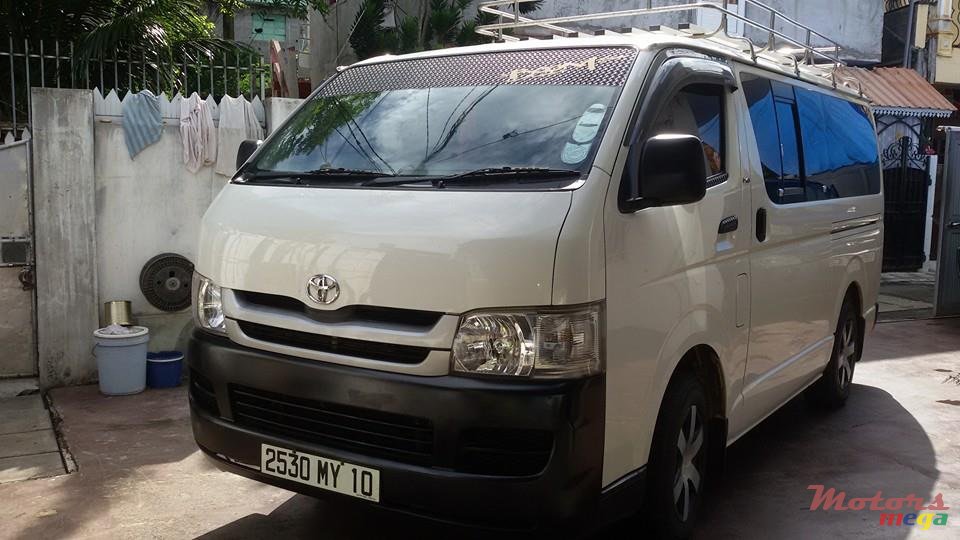 2010' Toyota HiAce photo #2