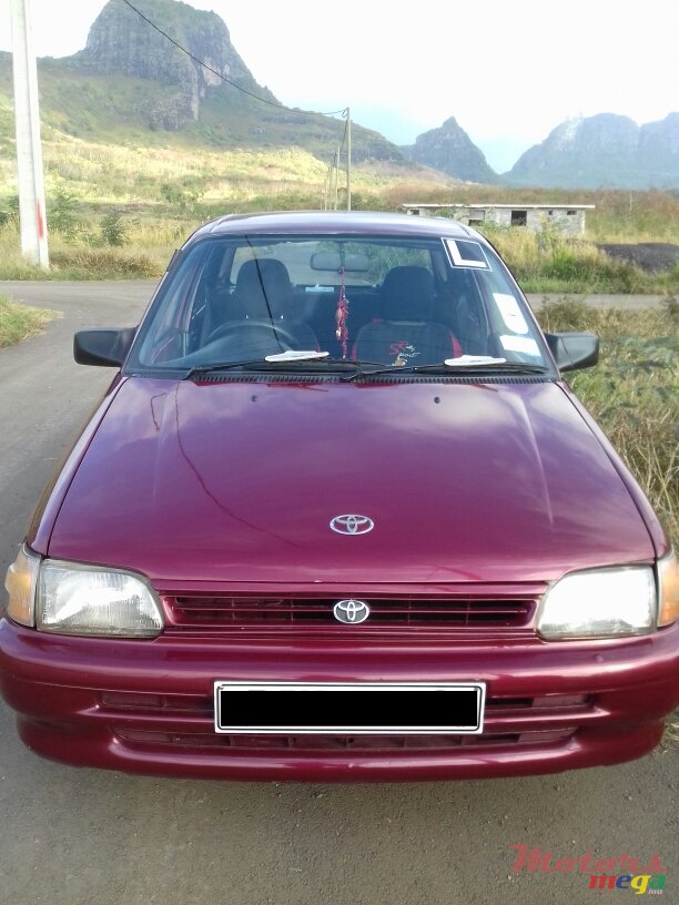 1992' Toyota Starlet photo #2