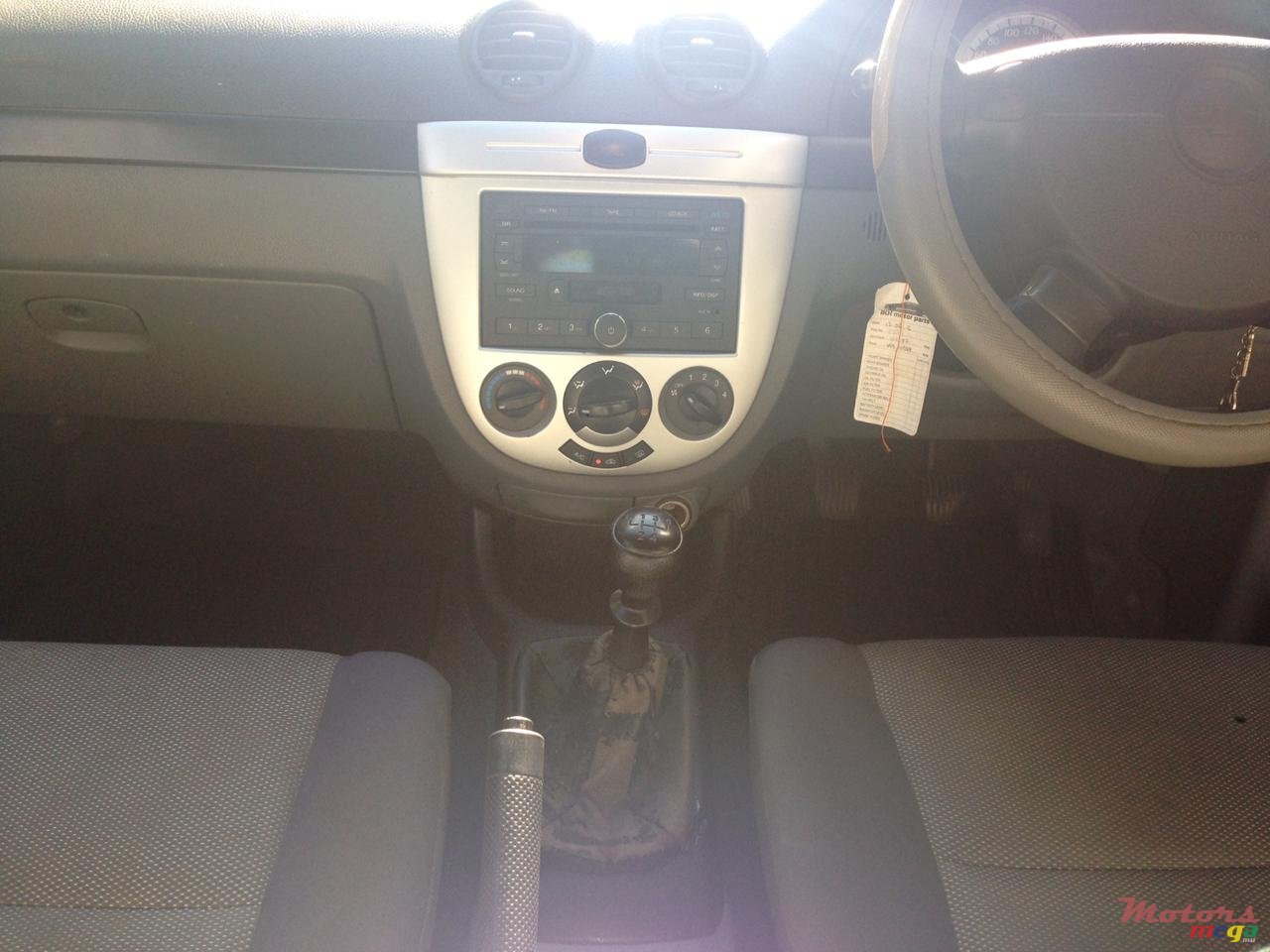 2009' Chevrolet Optra photo #2