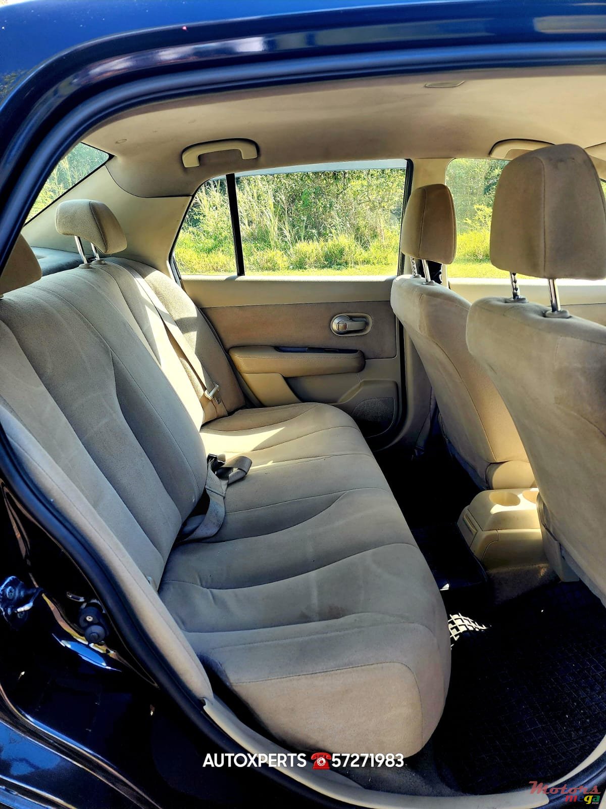 2010' Nissan Tiida photo #5