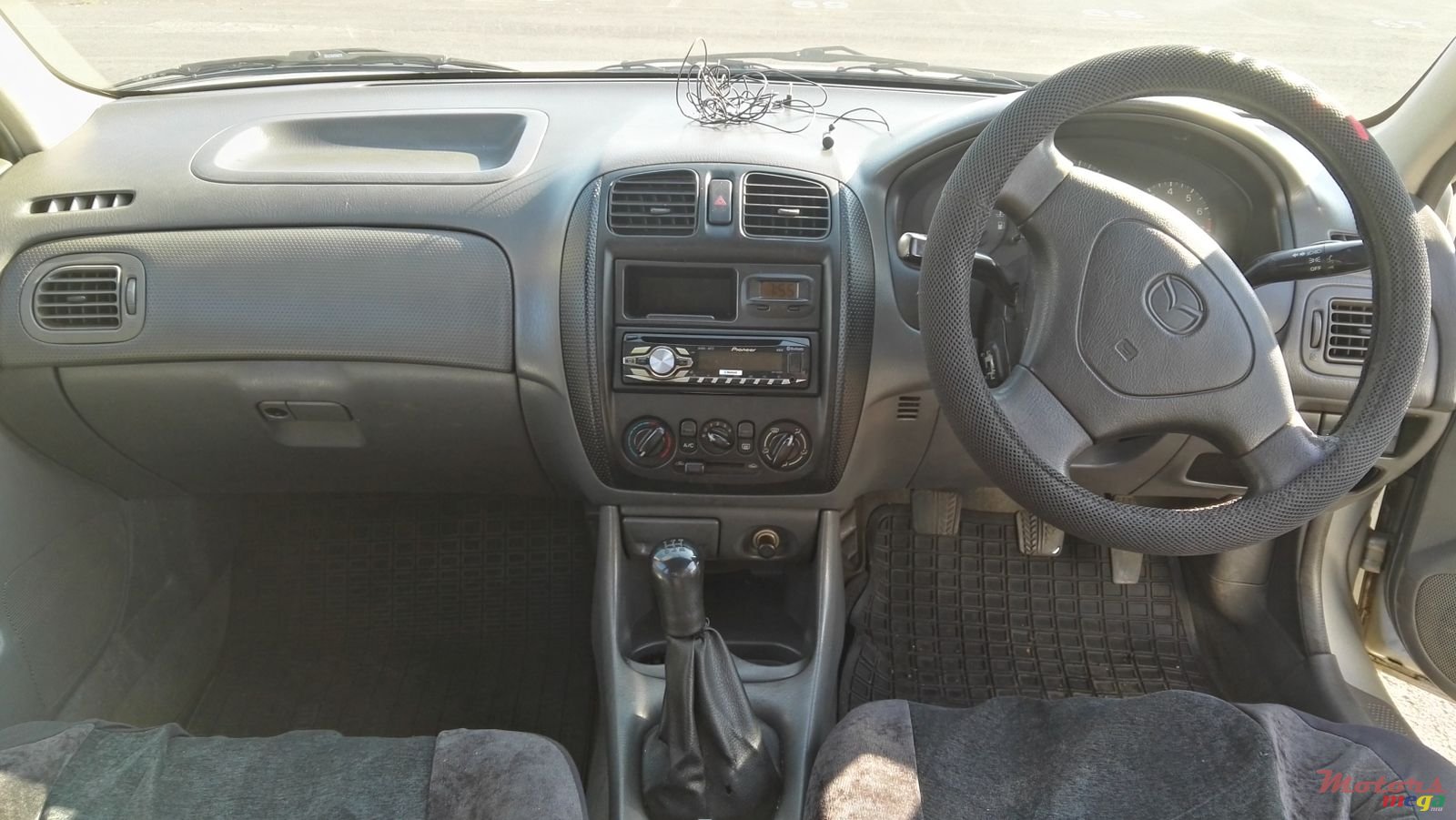 1999' Mazda 323 photo #5