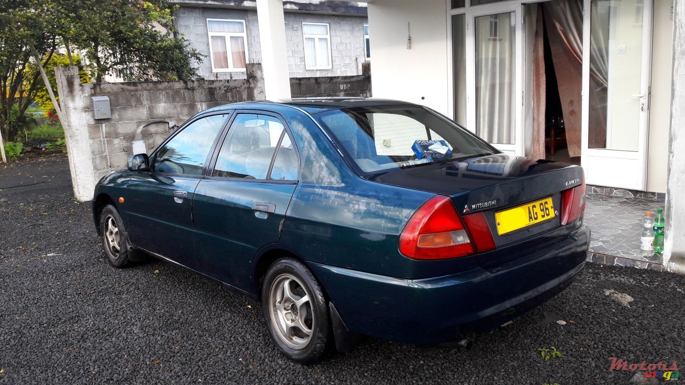 1996' Mitsubishi Lancer GLX photo #4