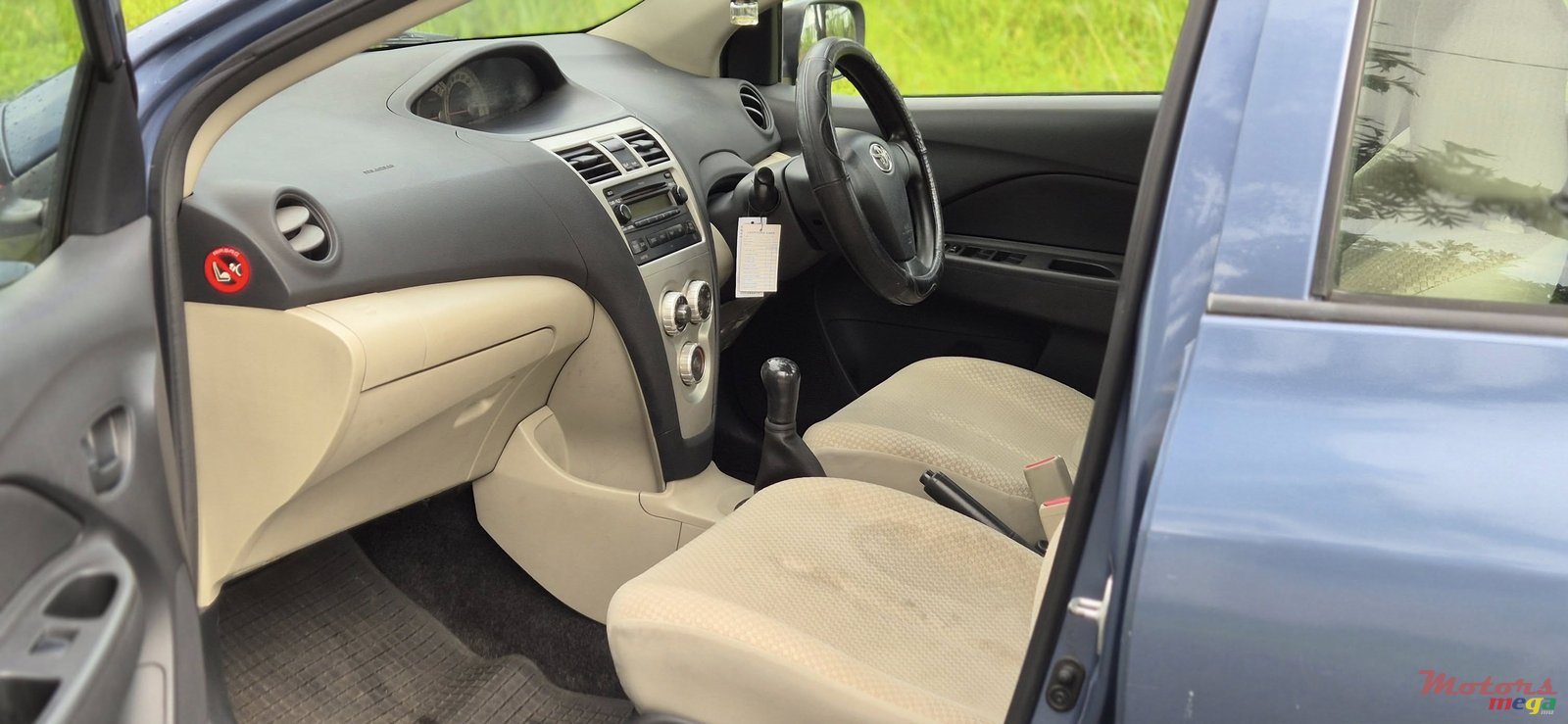 2008' Toyota Yaris photo #5