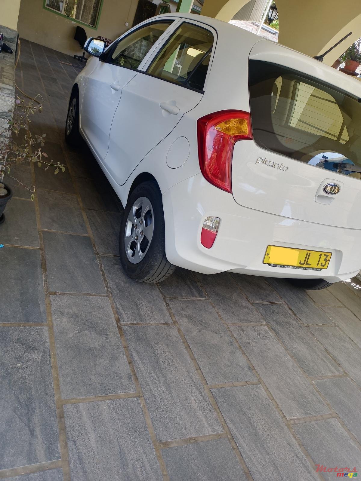 2013' Kia Picanto photo #2