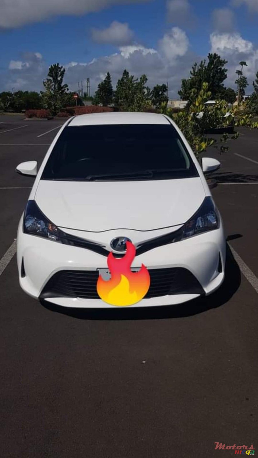 2015' Toyota Vitz 1320 photo #1