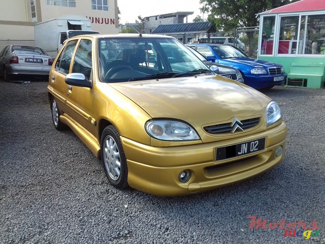 2002' Citroen Saxo photo #1