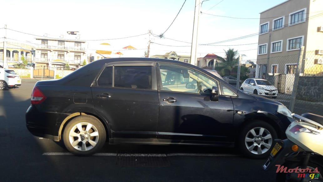 2006' Nissan Tiida photo #1