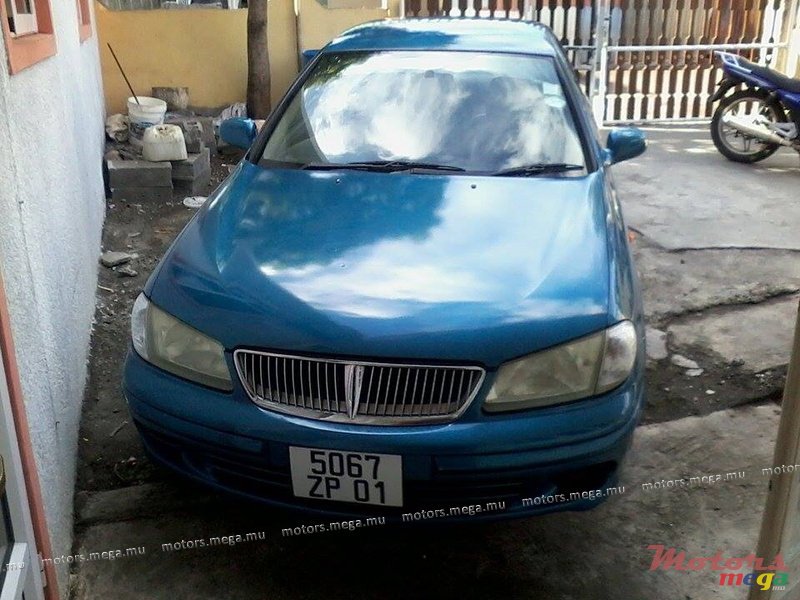 2001' Nissan Sunny photo #1