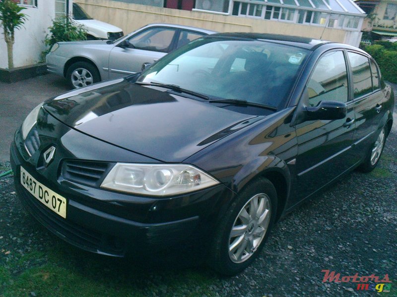 2007' Renault Megane Megane 2 photo #1