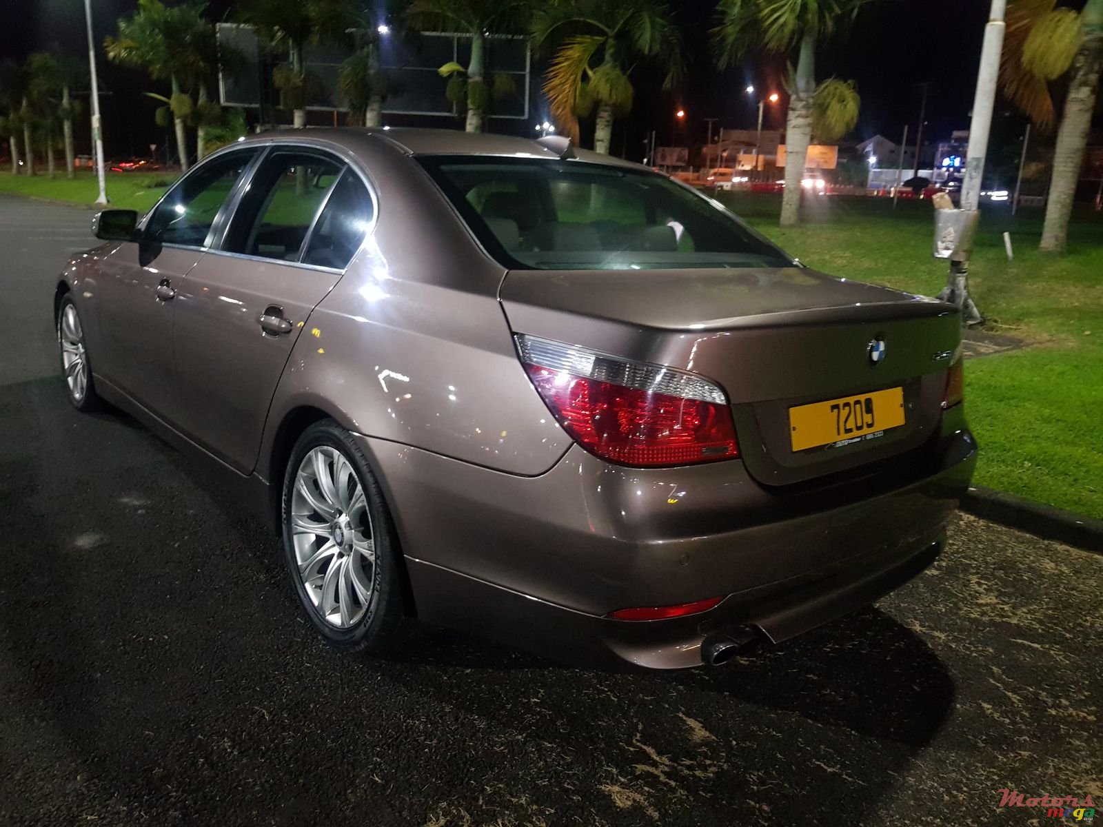 2005' BMW 5 Series Automatic photo #3