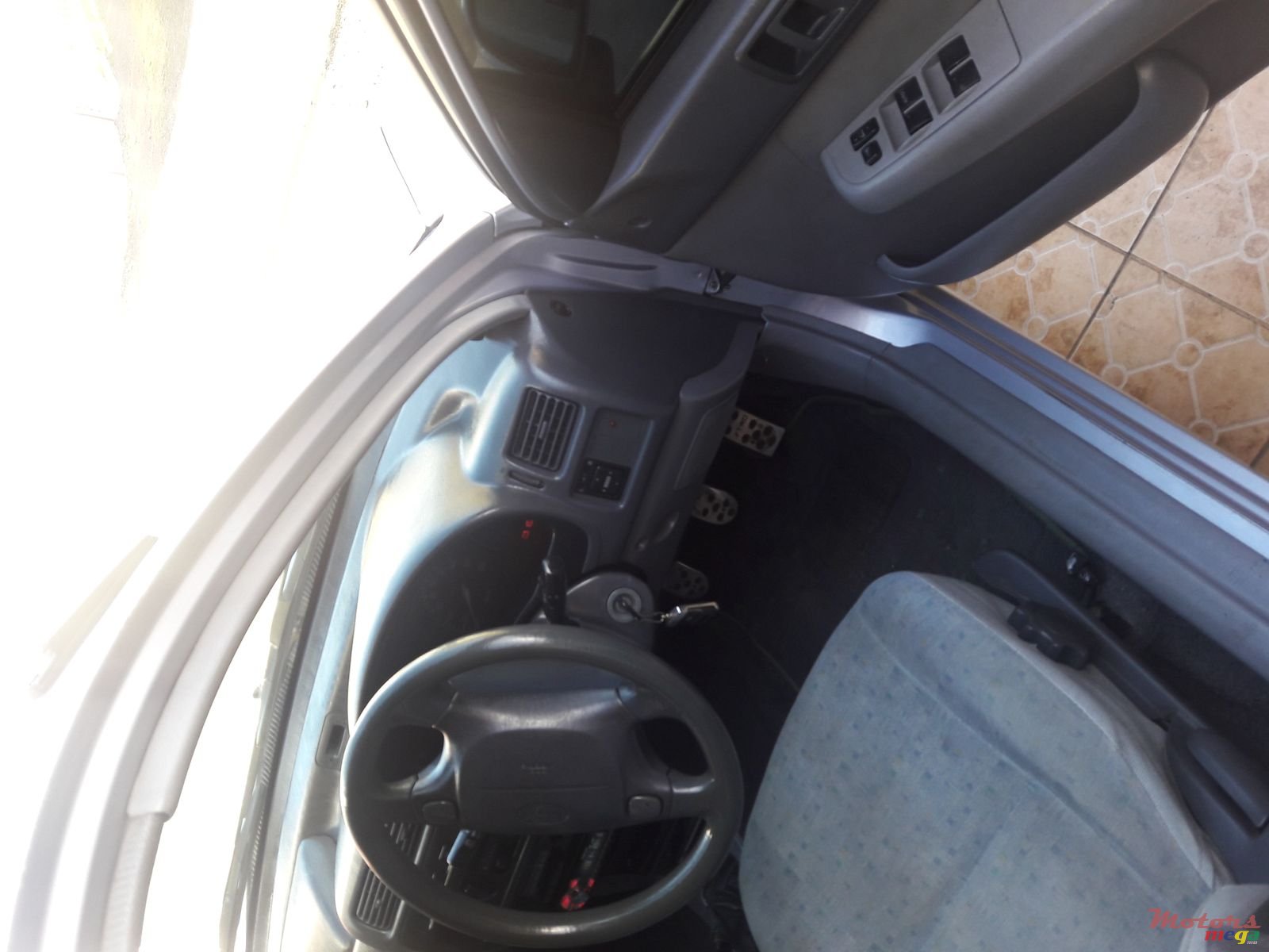 1998' Toyota Starlet photo #6