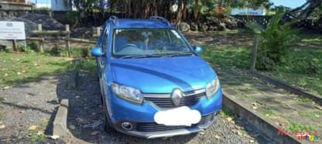 2014' Renault Sandero photo #7