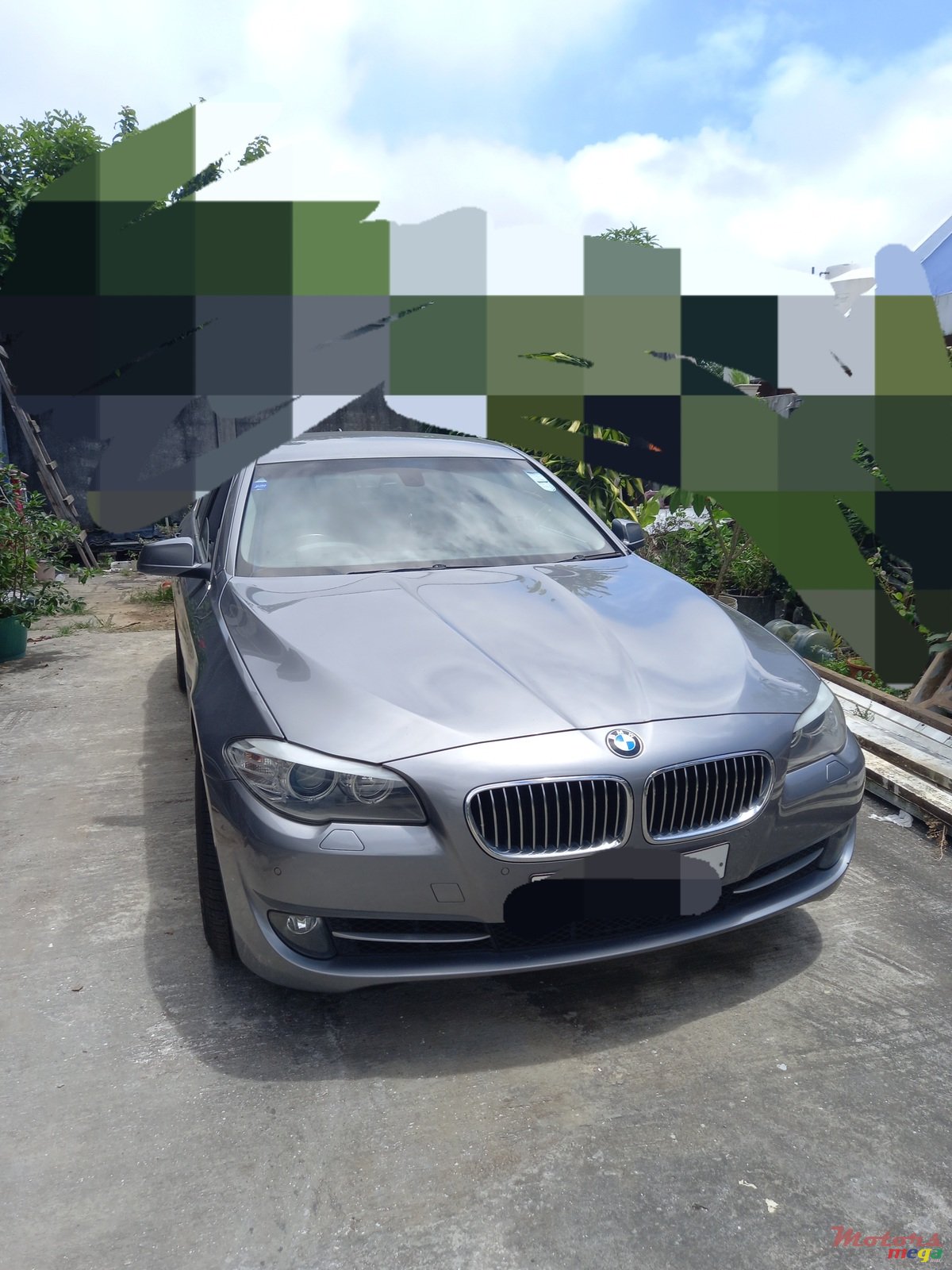 2013' BMW 5 Series photo #1