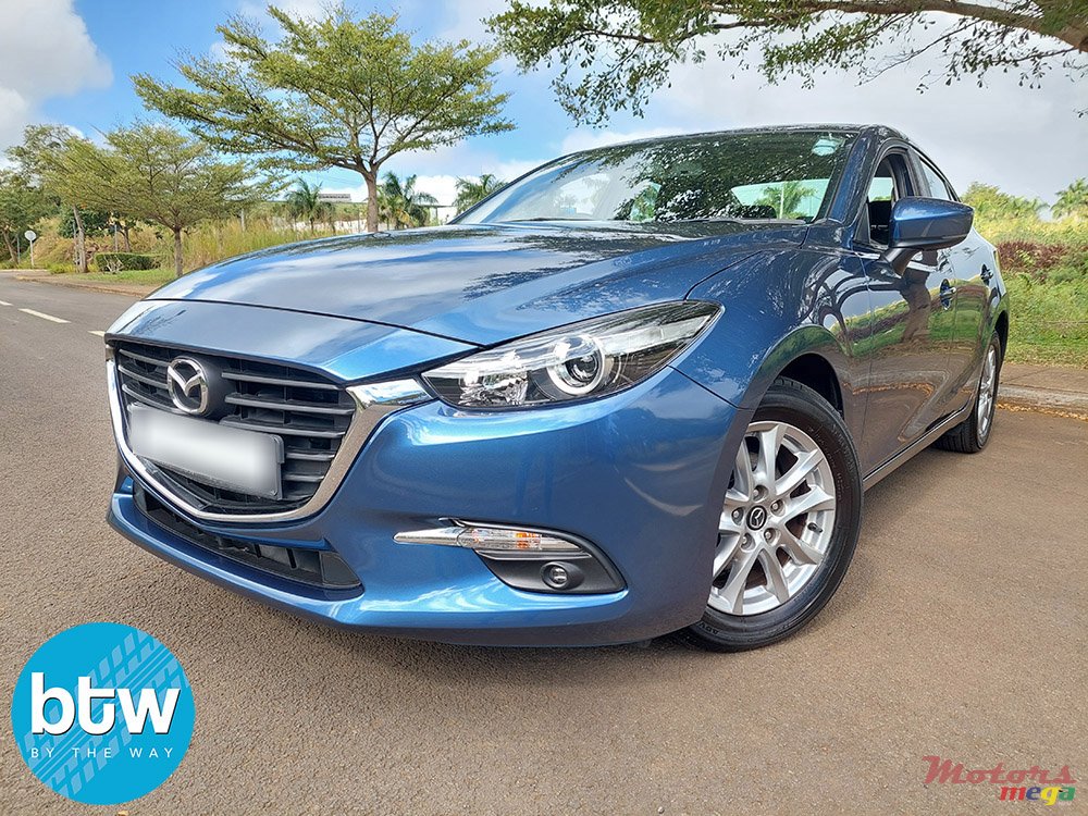 2018' Mazda 3 photo #2