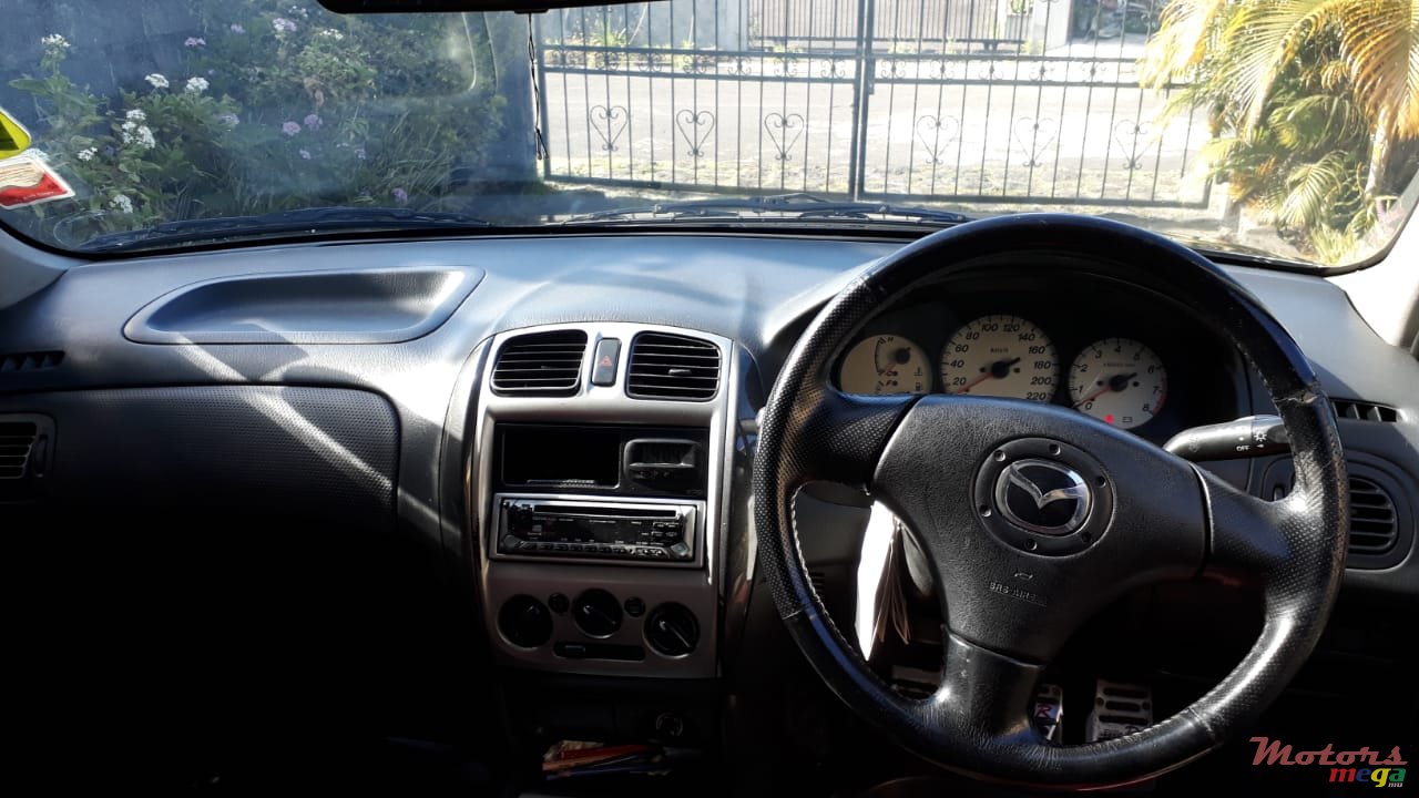 2003' Mazda Protege photo #1