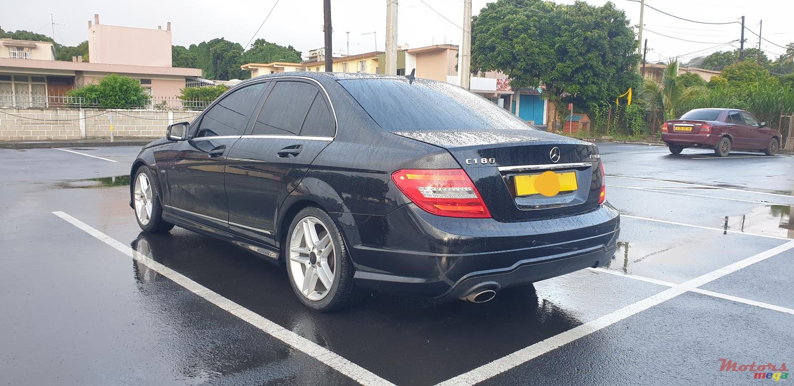 2011' Mercedes-Benz C-Class photo #3