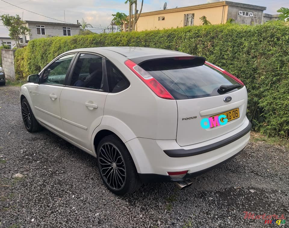2006' Ford Focus HATCHBACK 1.4L photo #3
