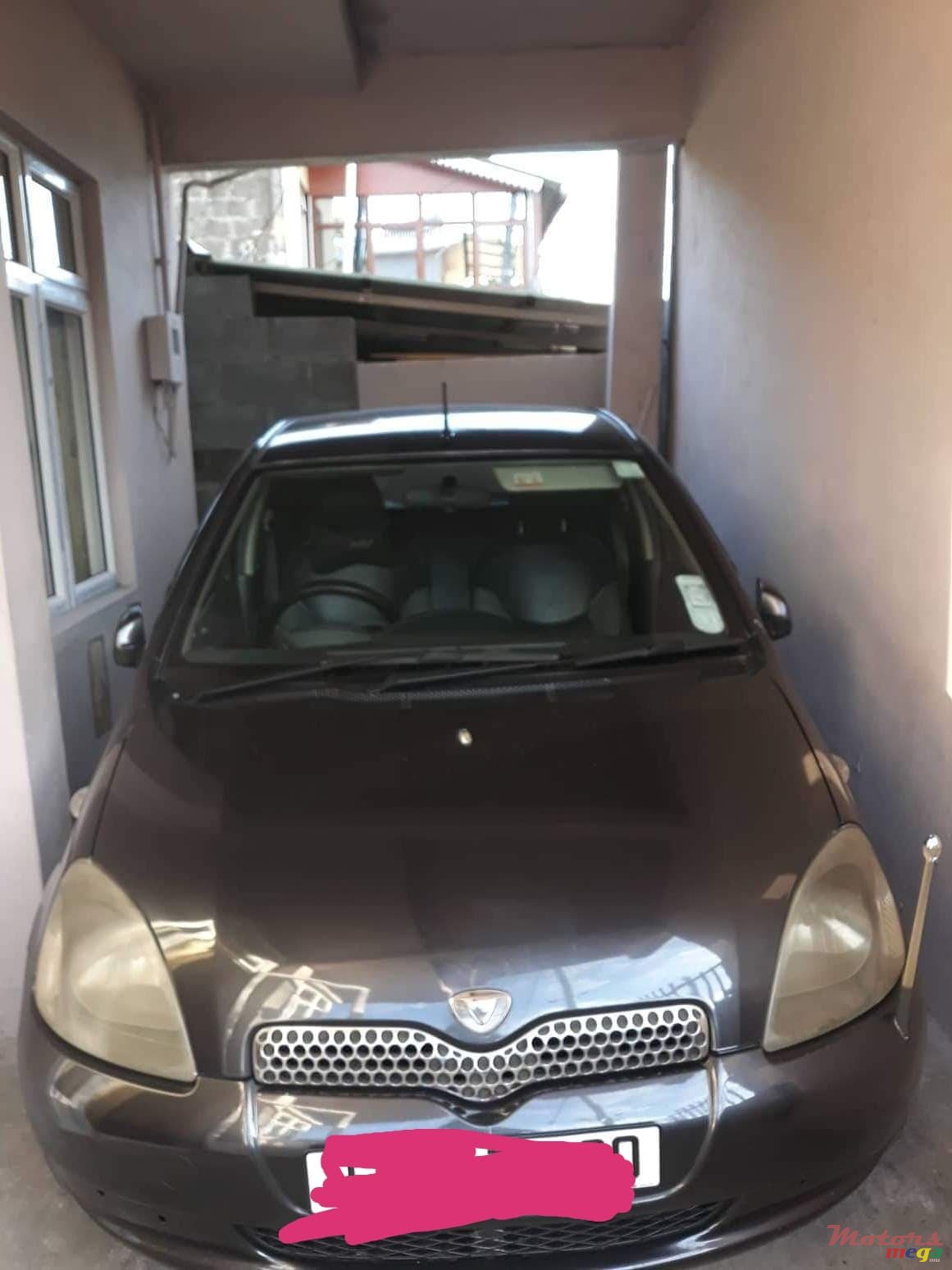 2000' Toyota Vitz photo #1