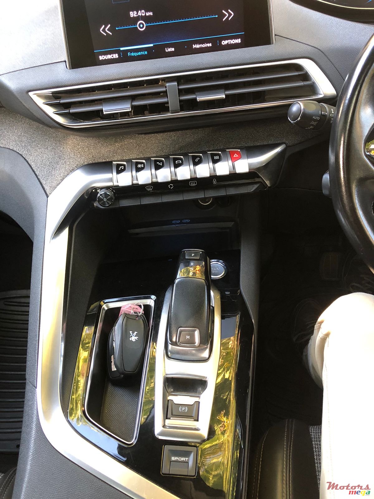 2018' Peugeot 308 photo #6