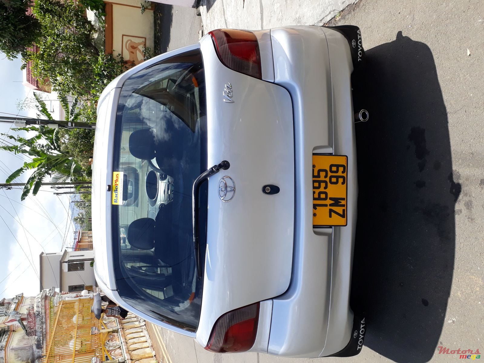 1999' Toyota Vitz photo #2