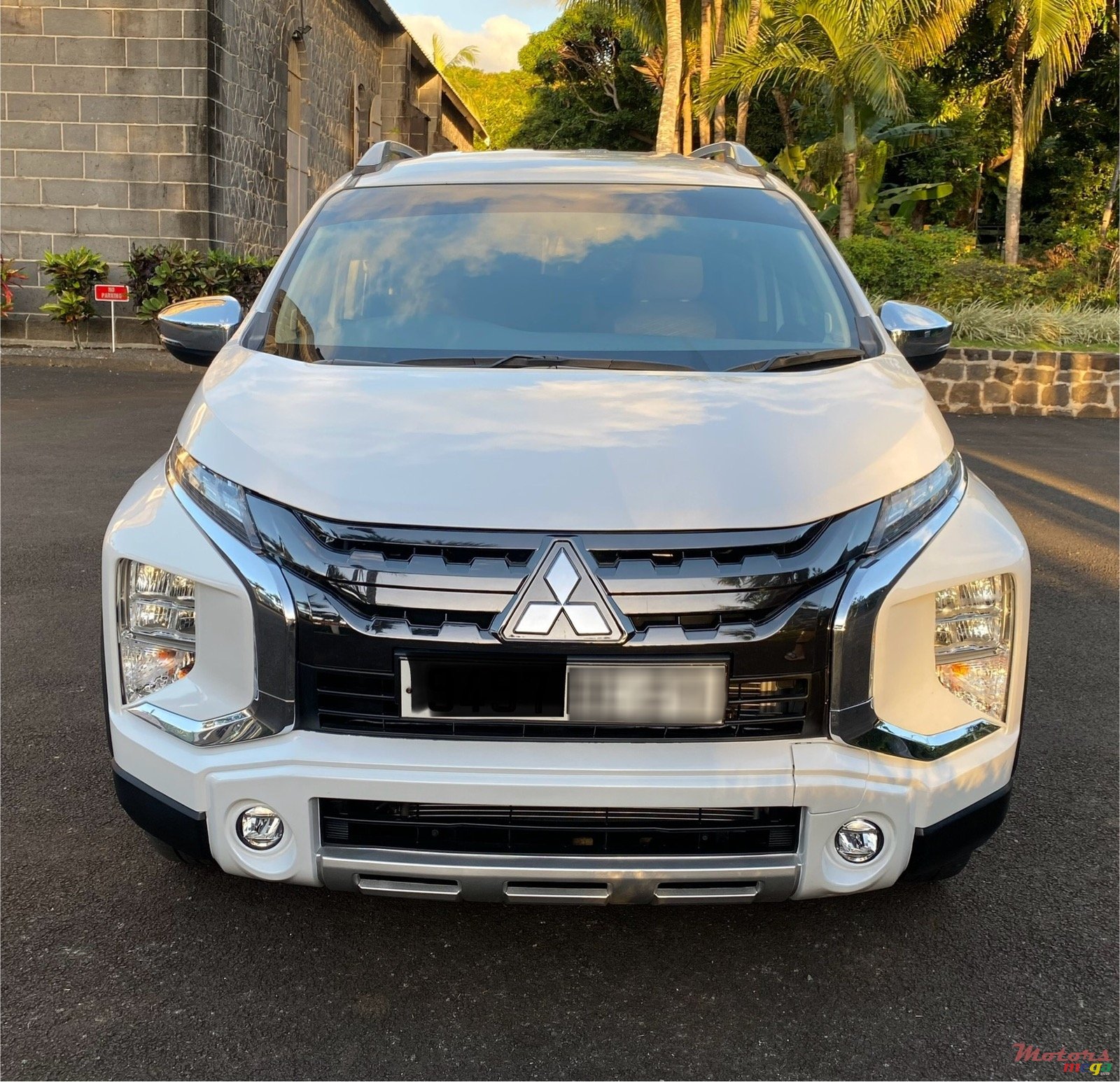 2021' Mitsubishi Expander Cross photo #1